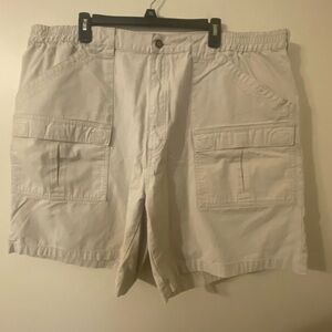 Mens Cabela’s Tan Beige Khaki Cargo 6-Pocket Shorts Size‎ 46 Waist 9” Inseam